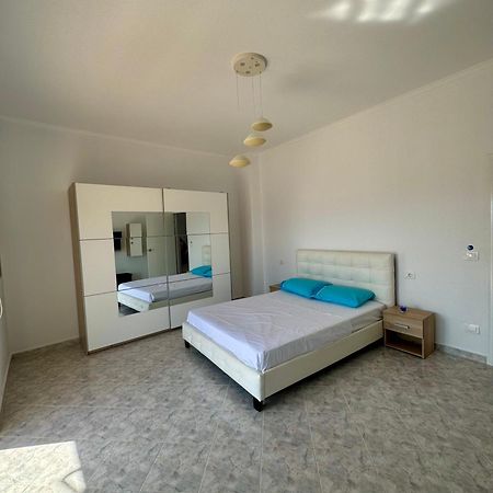 Comfy Blue Sarande Appartement Buitenkant foto