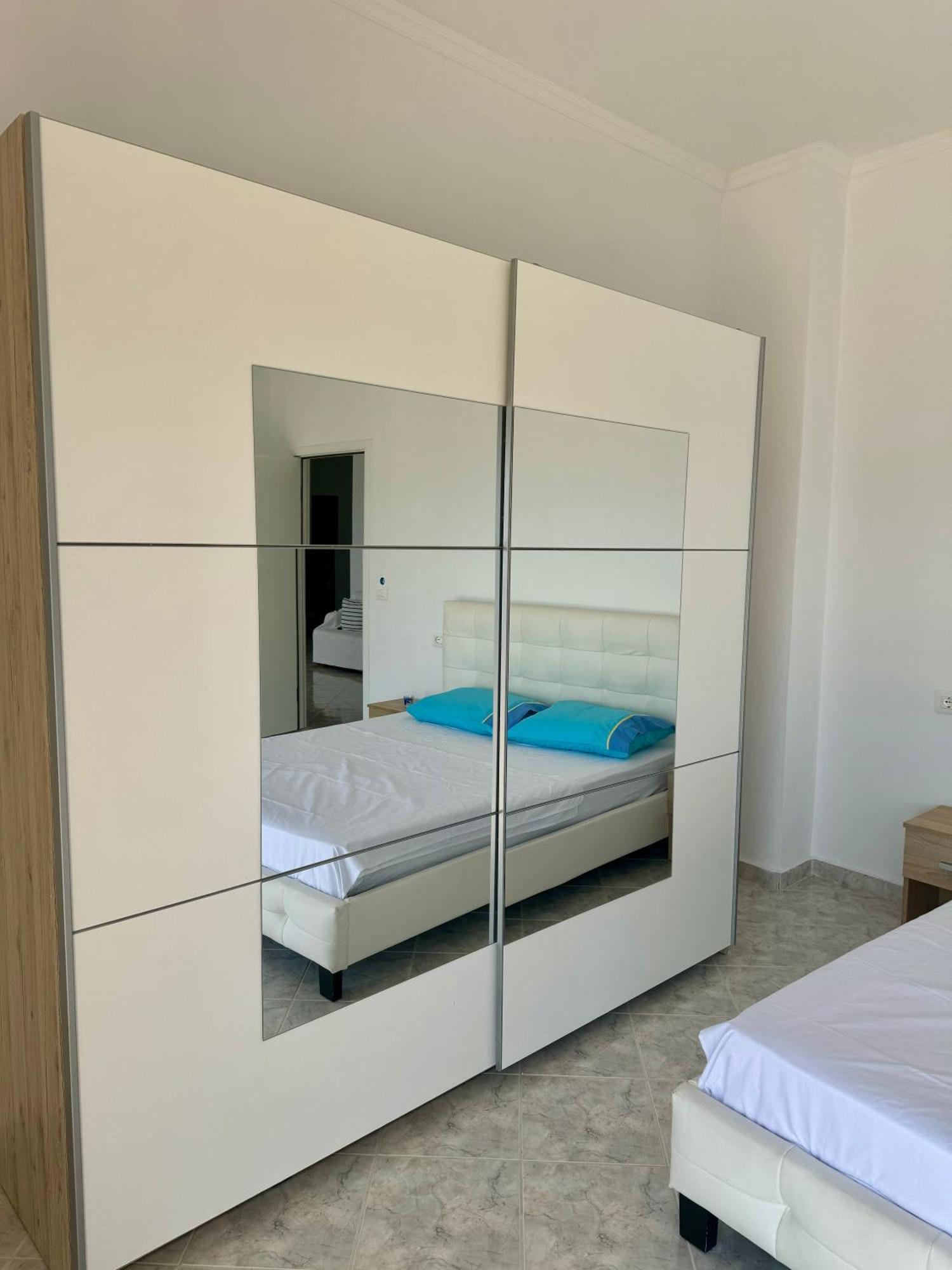 Comfy Blue Sarande Appartement Buitenkant foto