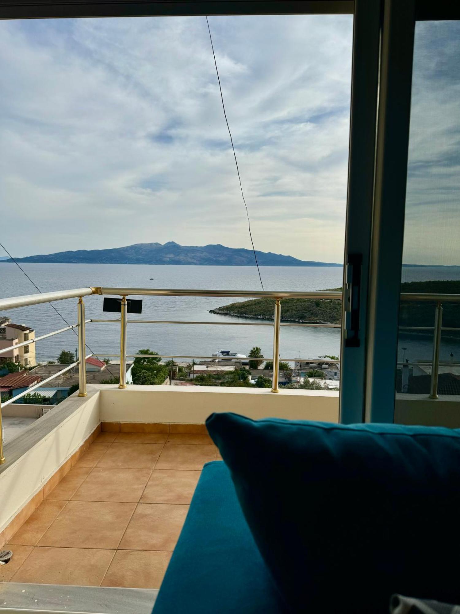 Comfy Blue Sarande Appartement Buitenkant foto